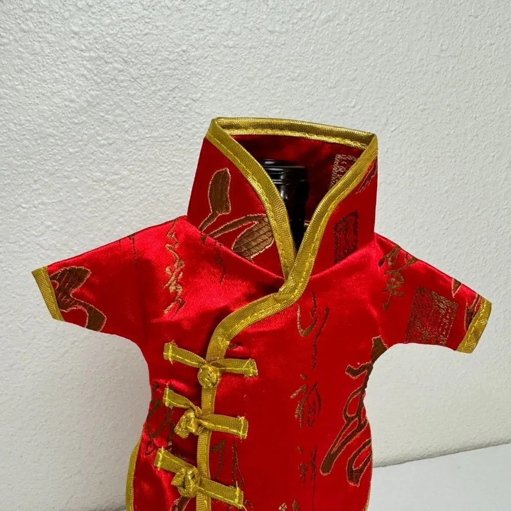 NWT Wine Bottle Holder Chinese national clothing